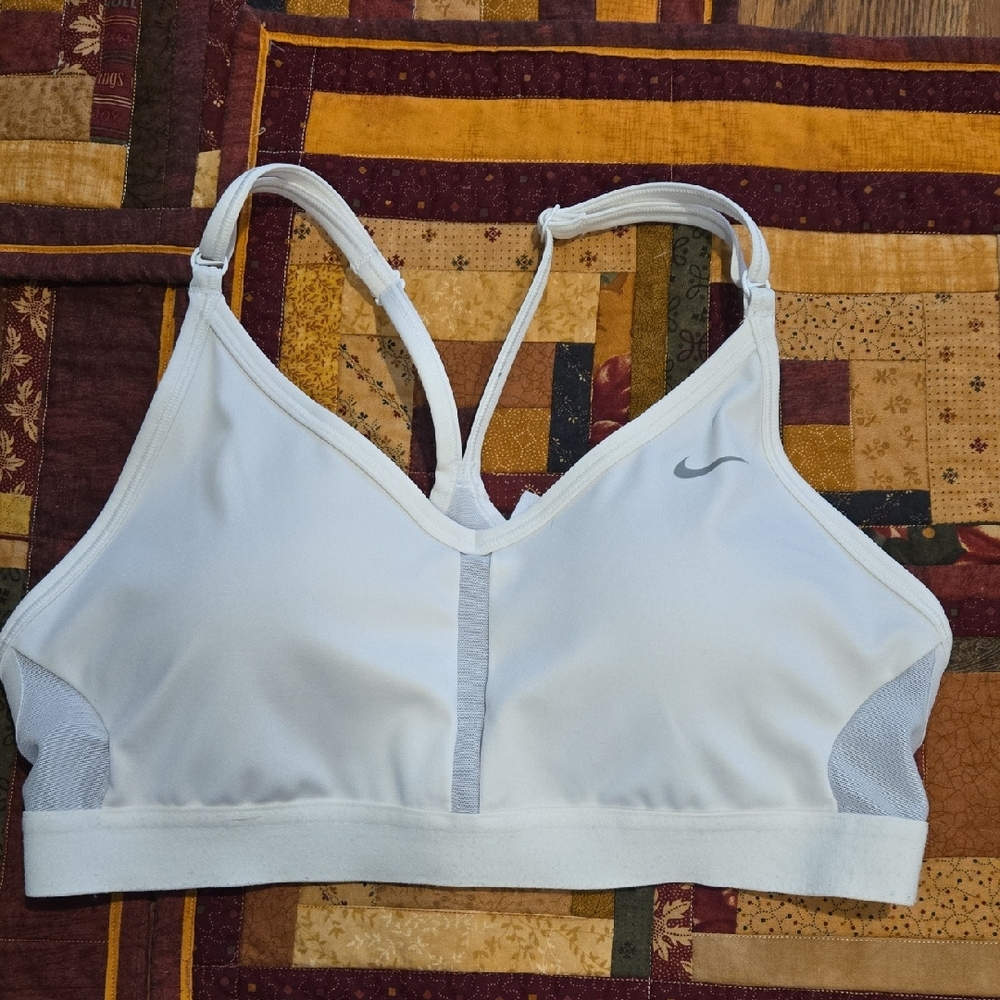 NIKE Women's White Sports Bra